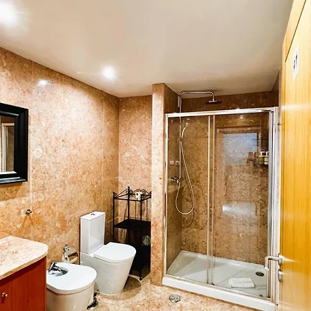 Charming House In Center- Private Terrace & Garage * Lisboa