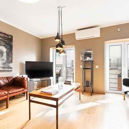 Charming House In Center- Private Terrace & Garage Lisboa