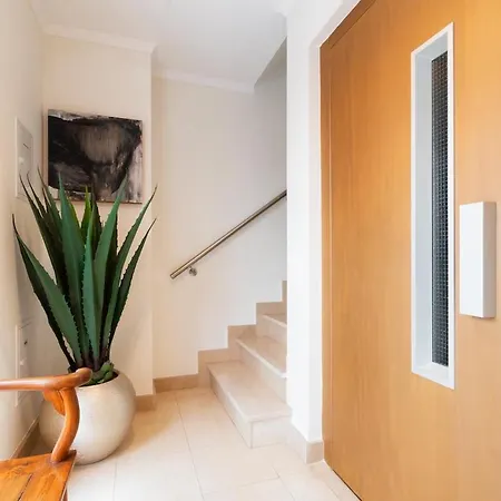Lejlighed Charming House In Center- Private Terrace & Garage *